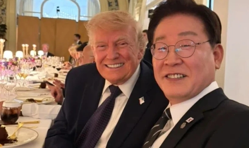 ong-trump-tang-but-hen-choi-golf-voi-tong-thong-han-quoc