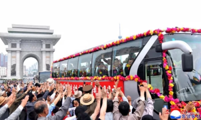 nguoi-trieu-tien-xuong-duong-mung-clb-vo-dich-giai-nu-o-han-quoc