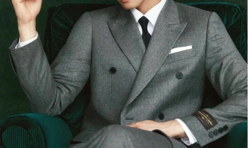 he-lo-diem-mau-chot-trong-be-boi-tron-thue-cua-cha-eun-woo