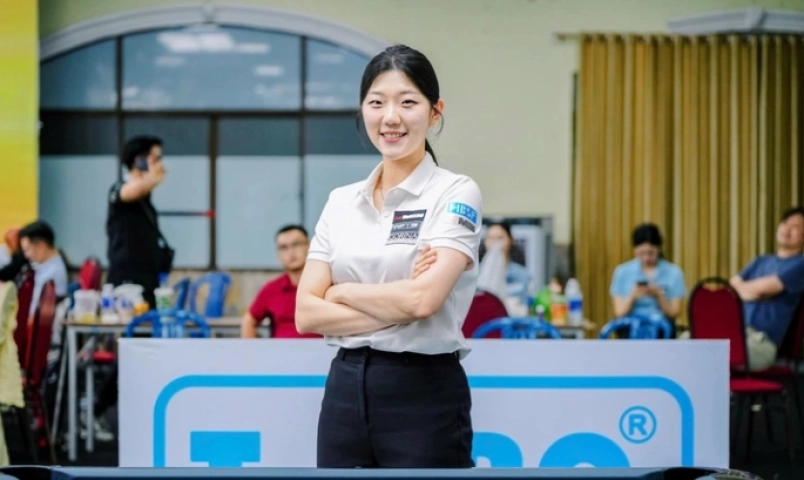 tay-co-nu-han-quoc-xinh-dep-tiep-tuc-tien-sau-o-giai-billiards-viet-nam