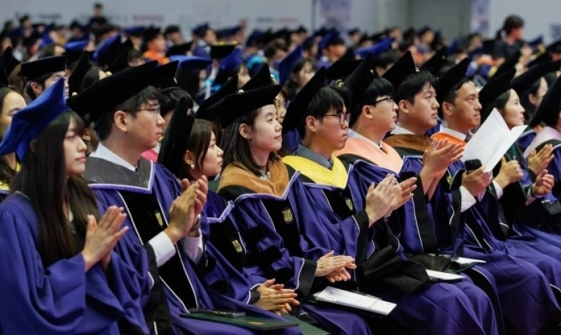 nhan-tai-stem-han-quoc-do-ra-nuoc-ngoai