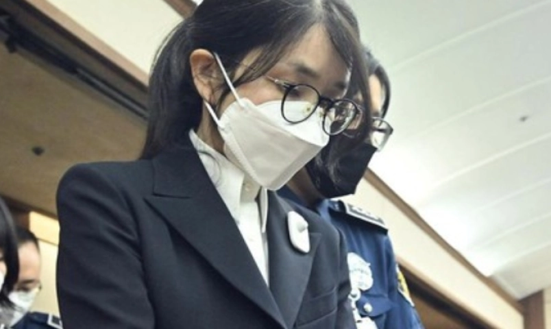 cuu-de-nhat-phu-nhan-han-quoc-lan-dau-thua-nhan-nhan-qua-la-2-tui-chanel