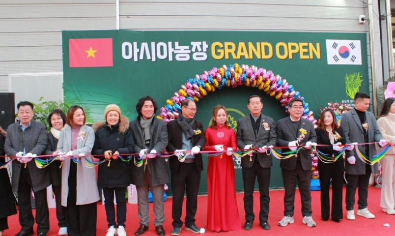 hoi-nguoi-viet-nam-tai-jeonnam-gwangju-tham-du-le-khai-truong-don-vi-tai-tro-asia-farm