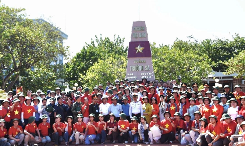 truong-sa-trong-tim-nguoi-viet-xa-que